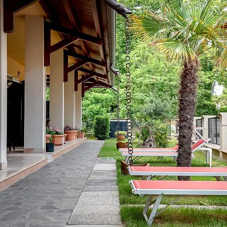 Daniele Aparthotel *
